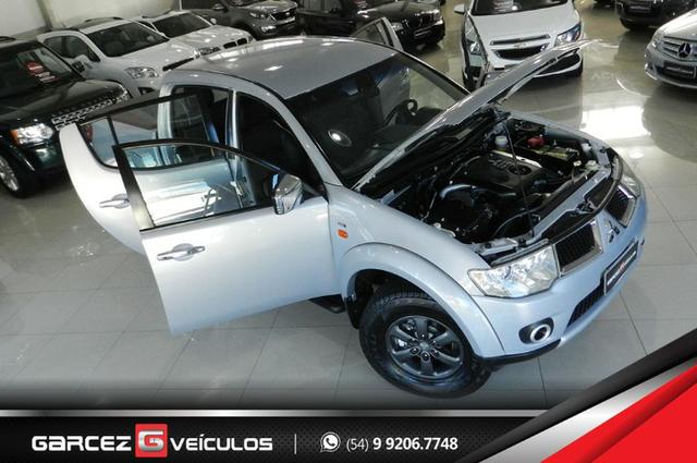 Mitsubishi L200 Triton HPE 3.2 Turbo Diesel 4X4 Manual Lacrada Revisada Procedência - Foto 19