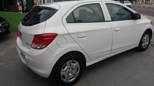 Onix joy 2017 1.0 completo branco abaixo da fipe para pagamento avista ' - Foto 3