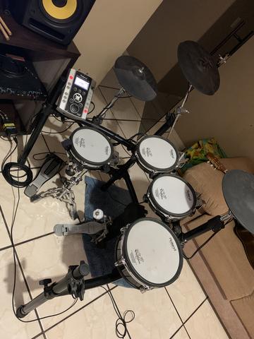Bateria eletrônica Roland TD9