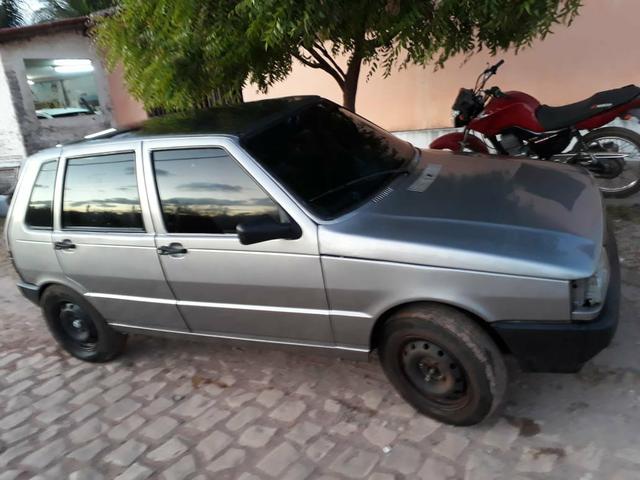Vende-se Fiat uno 2002 com som de mala - Foto 2