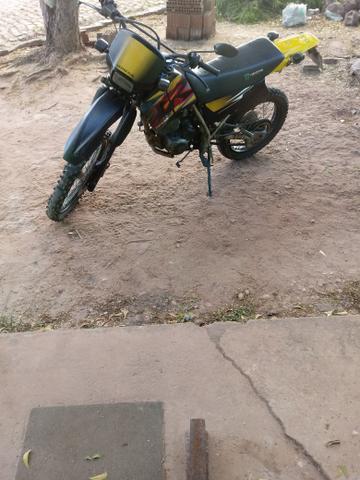 Vende-se moto Honda xr 200 - Foto 3