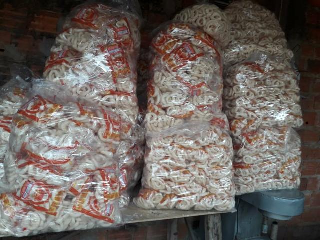 Fábrica de petas .lê o anúncio primeiro