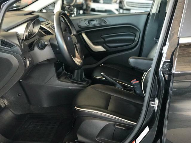 Fiesta 1.6 se hatch flex 2013 único dono pneus novos super conservado - Foto 6