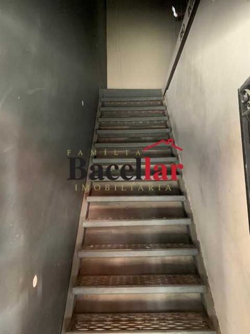 Sobreloja : / Comercial / São Cristóvão