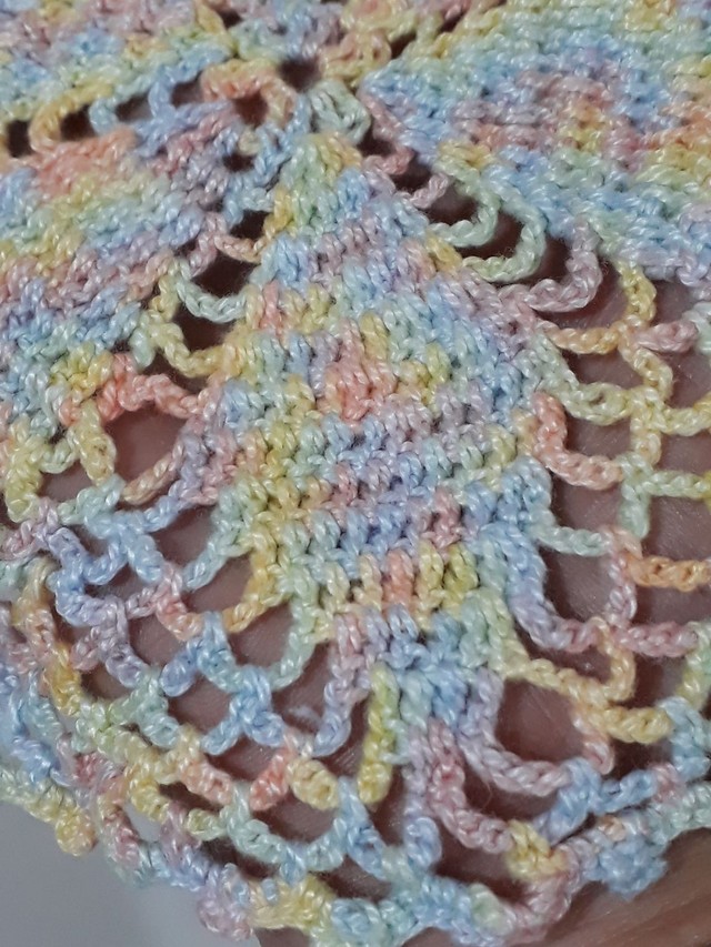 Conjunto com 6 guardanapos em crochê novos com 18cm de diâmetro  - Foto 5