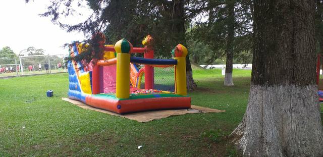 Aluguel de brinquedos , mesas cadeiras e infláveis - Foto 5