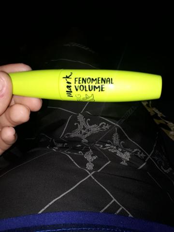 Estou vendendo maquiagem da Avon sem usar, Baton lápis cremoso e rímel - Foto 2