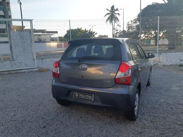 Toyota Etios Hatch XS 1.5 flex, completo, mecânico, super novo - Foto 3