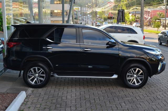 Hilux SW4 SRX 2.8 - 7 Lugares - 43 Mil Km - Revisões em Concessionária - Foto 10