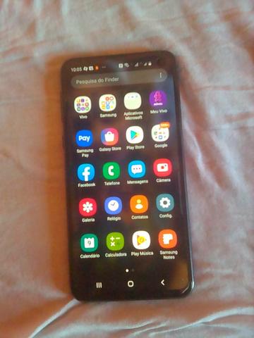 Vendo celular Samsung S10 por 3.000 preço negociável