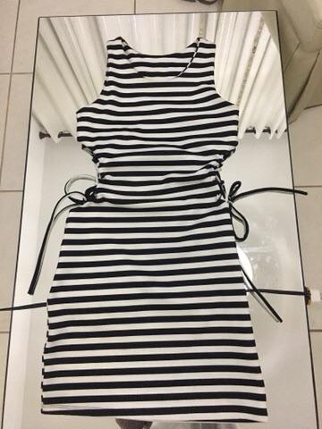 Vestido listrado Tam P