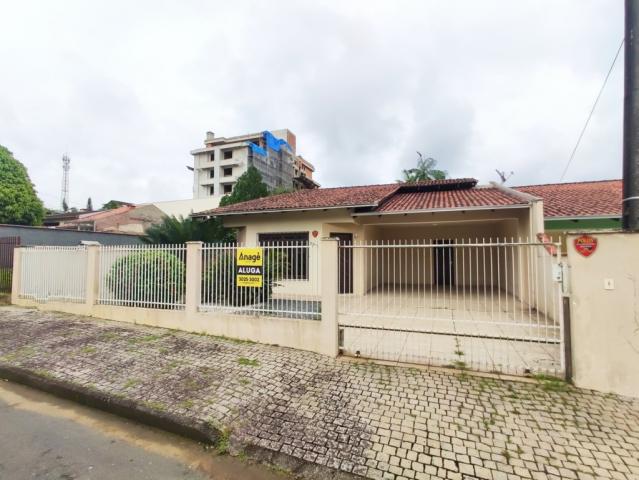 Casa para alugar com 3 dormitórios em Costa e silva, Joinville cod:04038.001