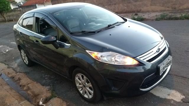 Vendo troco New Fiesta 2011 - Foto 2