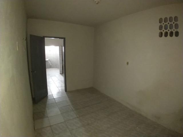 Alugo ótima casa na Rua Tiradentes - Foto 10