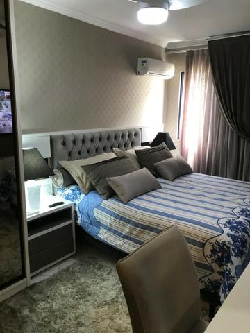 Belissimo apto finamente mobiliado e decorado em Edificio frente MAR na Meia Praia - Foto 15