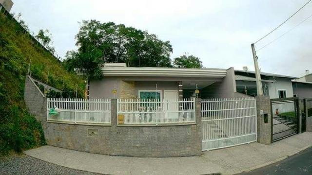 Casa à venda com 3 dormitórios em João costa, Joinville cod:1678