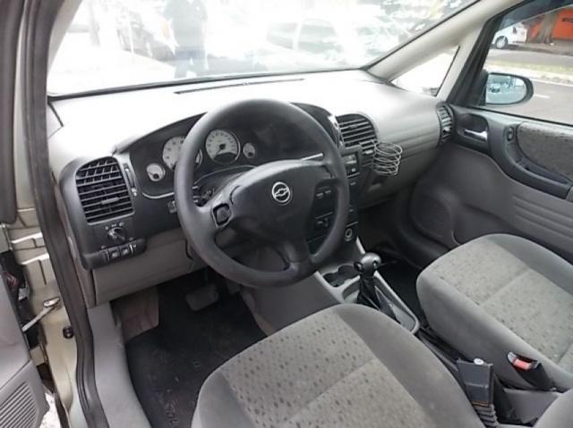 Zafira automática financia 100% - Foto 7