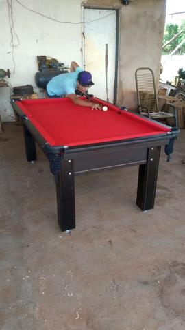 Mesa Tentação Quatro Pés Cor Tabaco Tecido Vermelho Mod. DSYH79MT