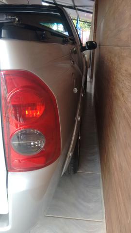 Chevrolet Montana aro 18 pneus novos ! - Foto 5