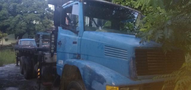 Mercedez 1218 truck com munck