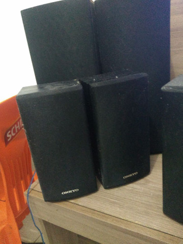 Vendo 6 caixinhas de som da onkyo - Foto 3