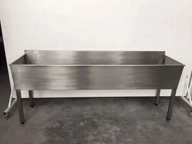 Tanque industrial grande em inox