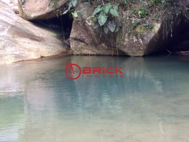 Sítio com terreno de 16.000 m² e cachoeira própria em pessegueiros, teresópolis/rj. - Foto 4