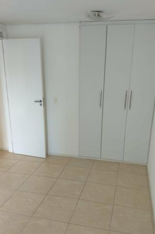 Alugo apartamento na Ponta do Farol, 2 quartos, projetados - Foto 5