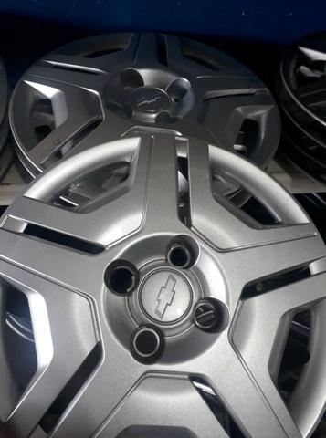 Jogo de rodas originais chevrolet onix aro 14 com calotas originais - Foto 2
