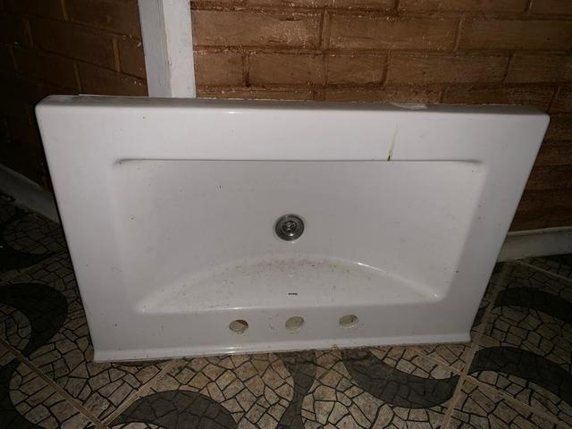 Pia para banheiro Deca ( cuba)