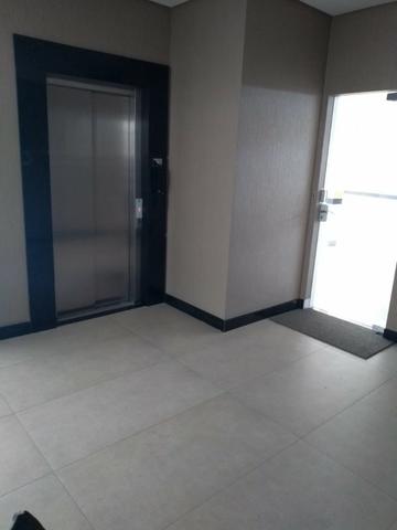 A069 - No Centro da Meia Praia! - Foto 2