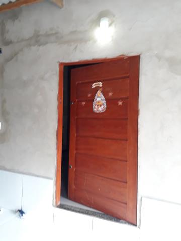 Vende se uma casa recem construinda