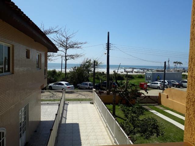 Itapoá/SC - Casa em frente ao mar - Foto 19