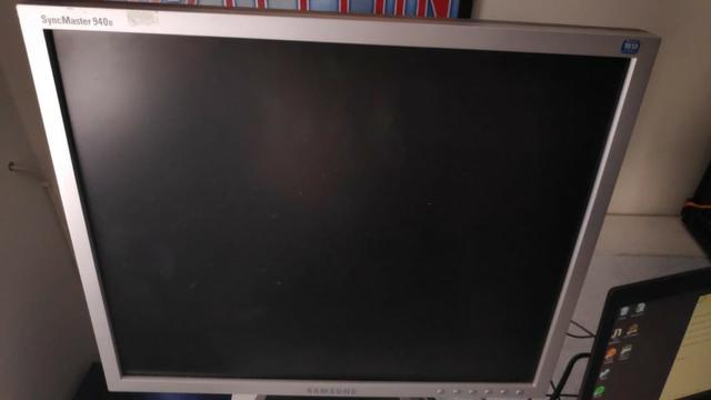 Monitor LCD de barbada