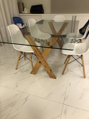 Mesa tampo de vidro com 4 cadeiras