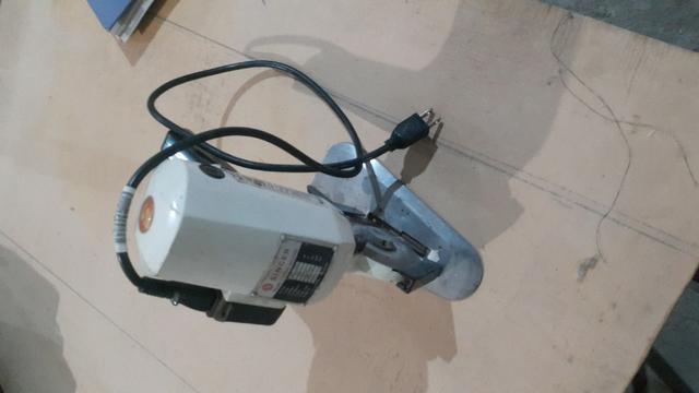 Maquina Para Corta Tecido Singer !! - Foto 4