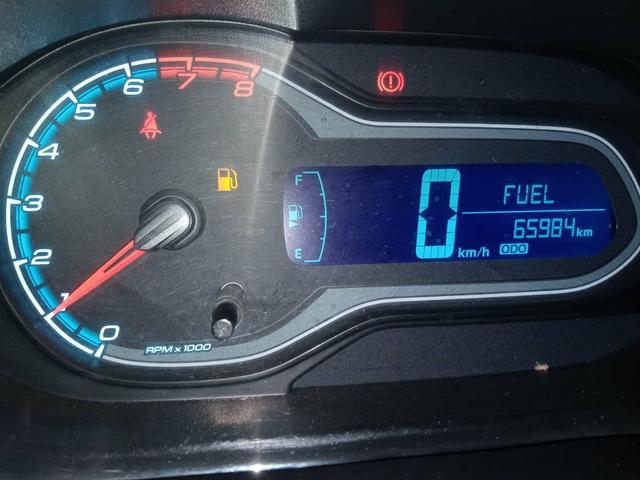 Vendo um gm/ prisma 1.0 lt completo 65km 2014/2015 - Foto 5