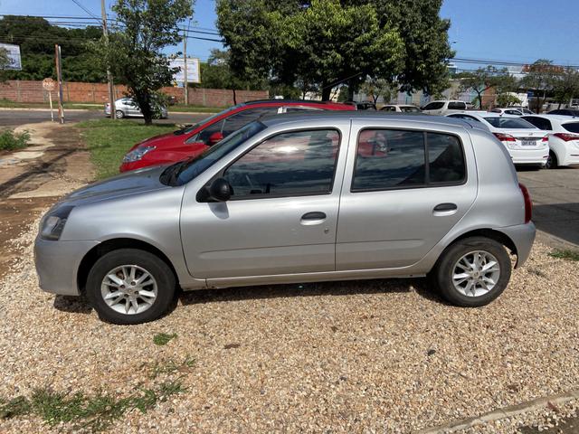 Clio 1.0 - Foto 2