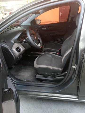 Vendo um gm/ prisma 1.0 lt completo 65km 2014/2015 - Foto 8