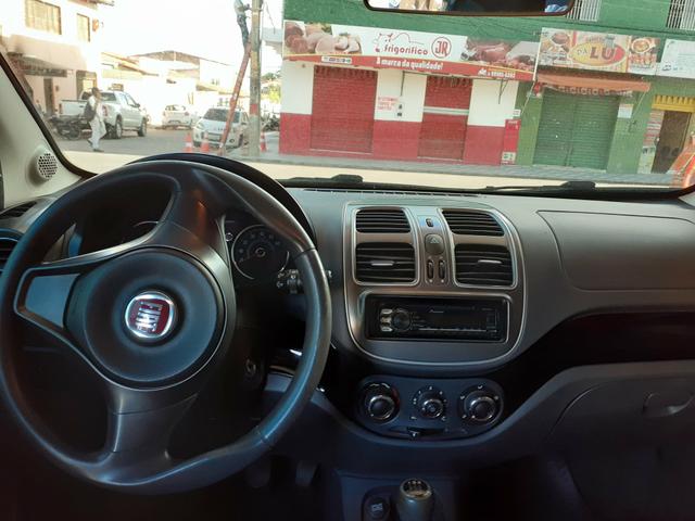 Palio attractive 1.0 2017 completo super conservado - Foto 4