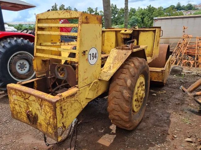 Sucata de Rolo compactador Para Retirada De Peças - Foto 3