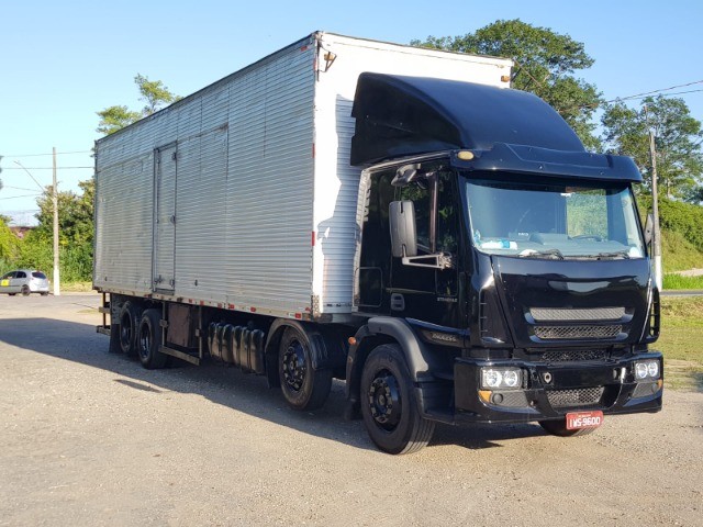 Caminhão Bitruck Iveco 2011 