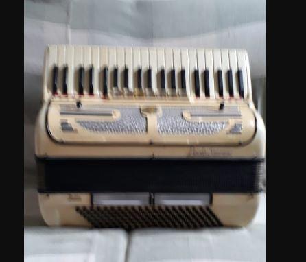 Acordeon Paolo Soprano Creme