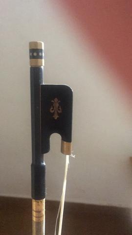 Arco violoncelo fibra carbono precisa colocar mais crina por isso preço baixo - Foto 2