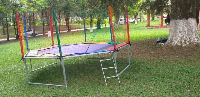Aluguel de brinquedos , mesas cadeiras e infláveis - Foto 4