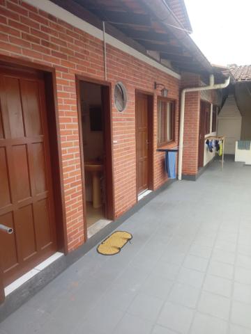 Alugo quarto para rapazes