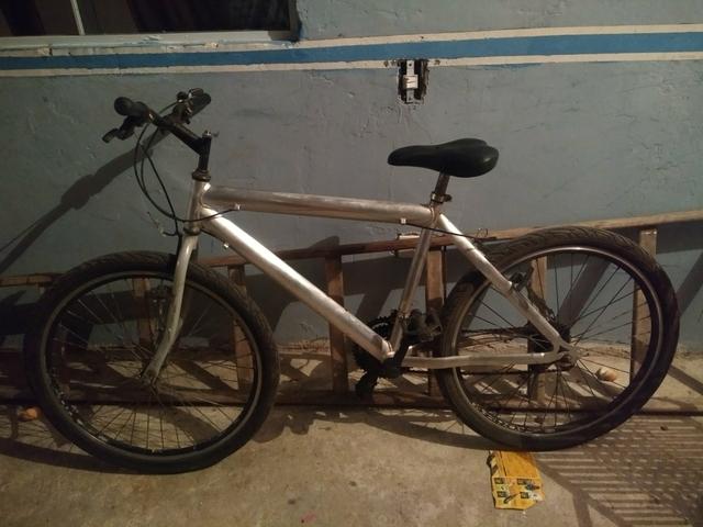 Troco bicicleta de alumínio por bicicleta feminina