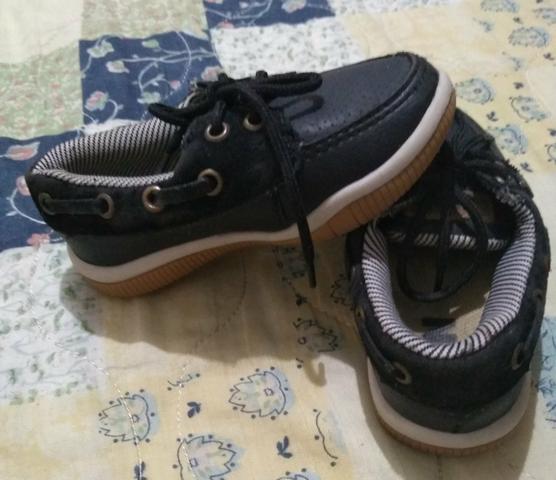 Sapato preto menino tamanho 21 - Foto 2