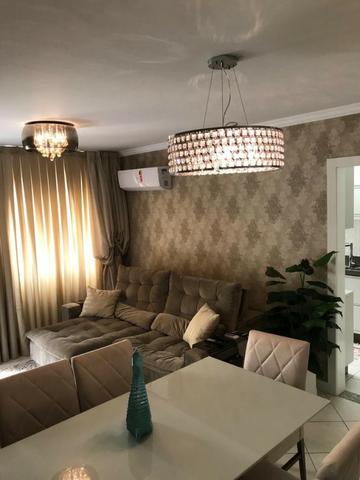 Belissimo apto finamente mobiliado e decorado em Edificio frente MAR na Meia Praia