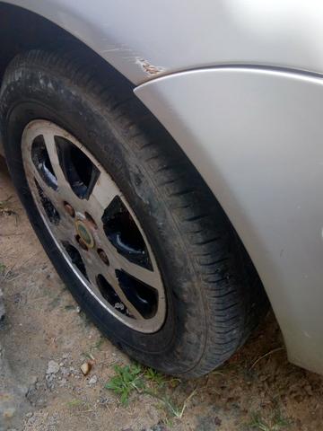 Vende se um siena fire 1.0 completo e fucionando tudo ar gelando bem - Foto 2